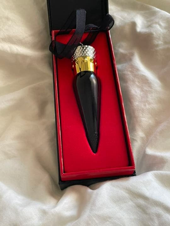 【値下げ】Louboutinリップ　ルブタン001