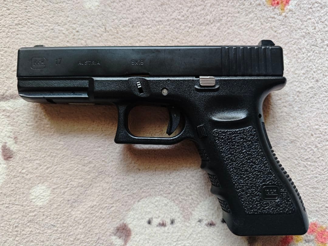 東京マルイ Glock 17gen3 ブラック マガジン3本付き