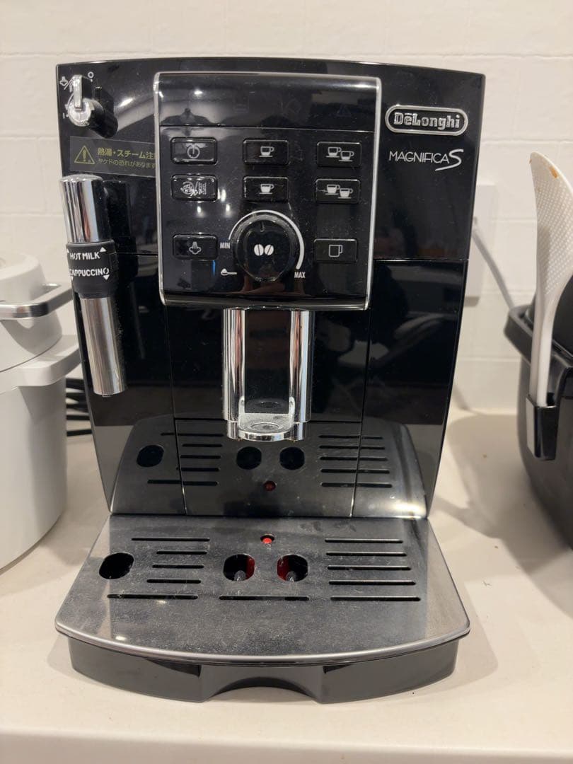 デロンギ　マグニフィカS ECAM23120BN エスプレッソマシン