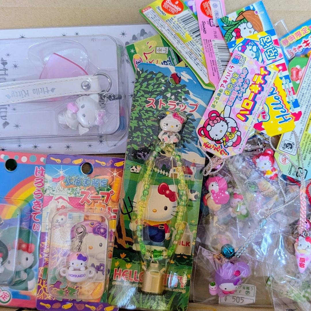ハローキティ　ご当地キティ　ストラップ　24個おまとめ（天使他）