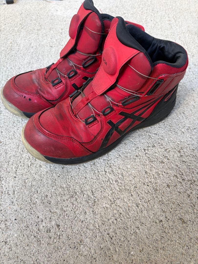 ASICS レッド ハイカット安全靴　26.5