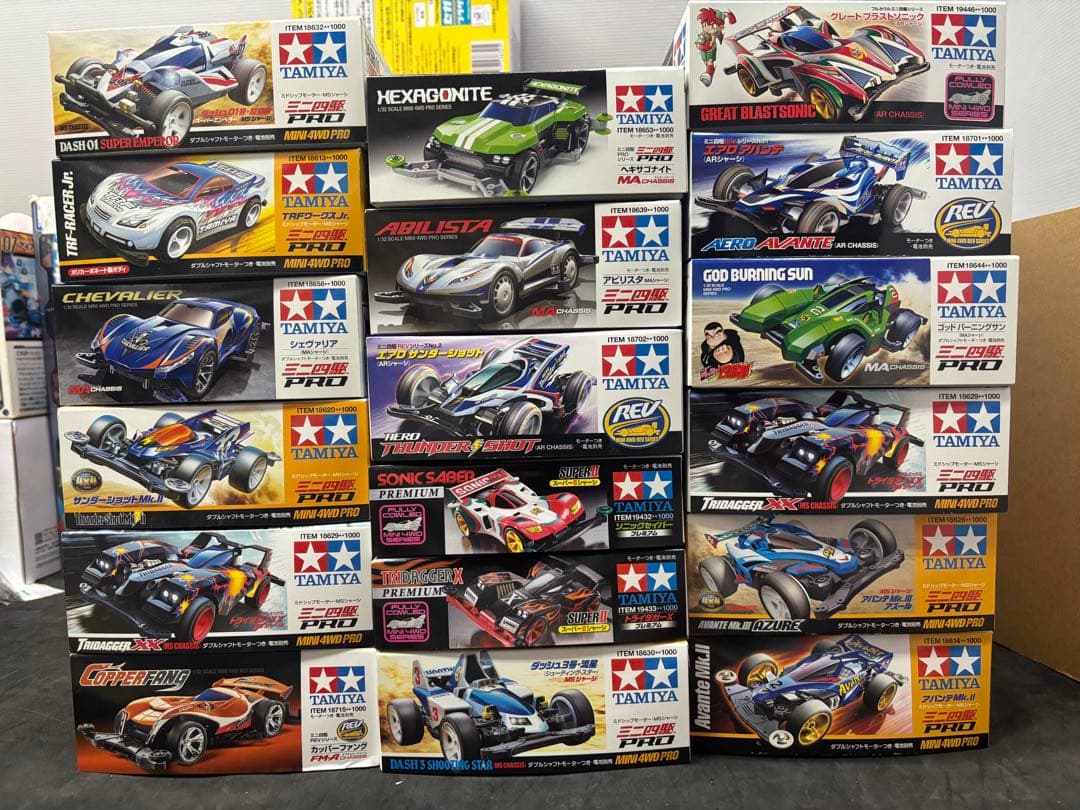 ミニ四駆　未組み立て　新品未開封　18箱 まとめ売り