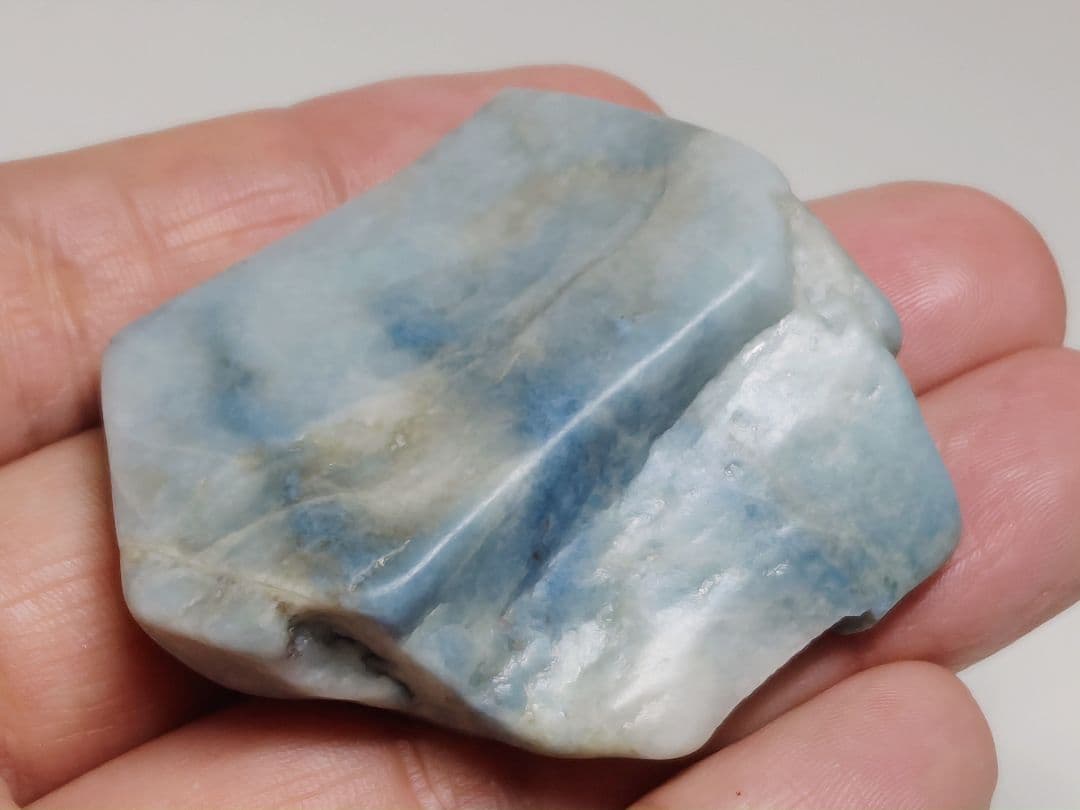 コン沢 46g 翡翠 ヒスイ 原石 鑑賞石 自然石 誕生石 鉱物 鉱石 水石