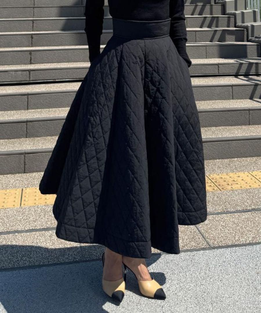 黒L JENNE ジェンヌ　機能中綿キルティングスカート