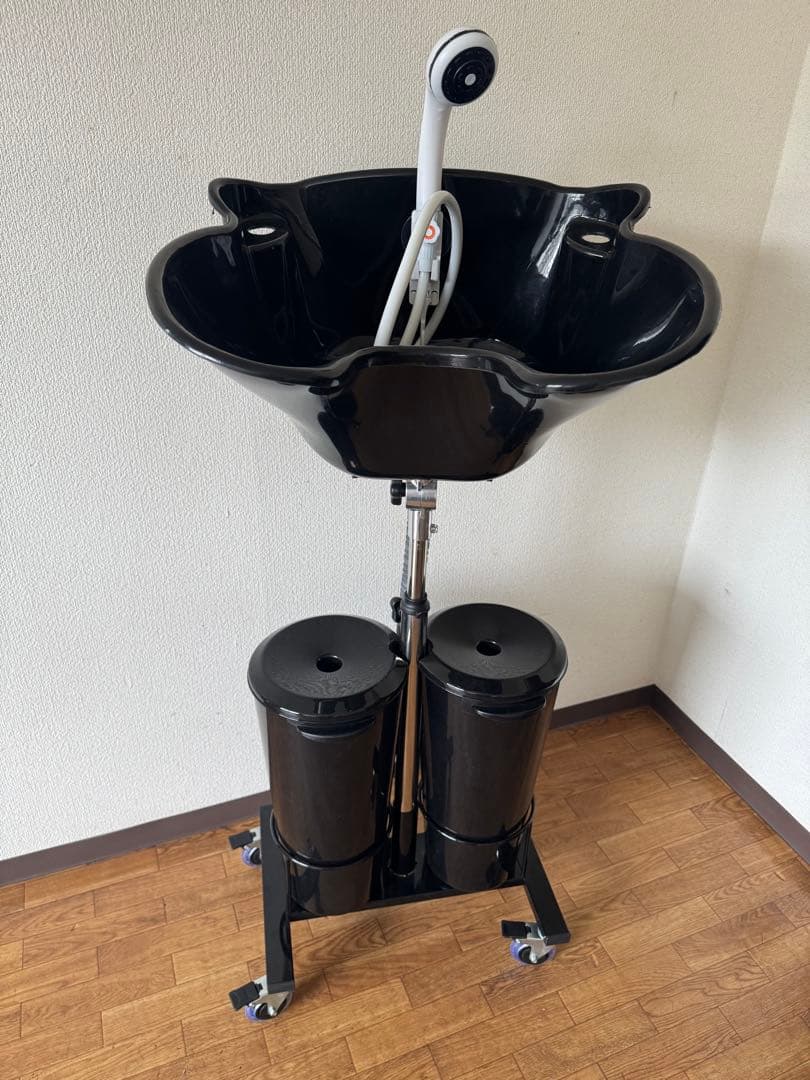 移動可能なブラックシャンプー台