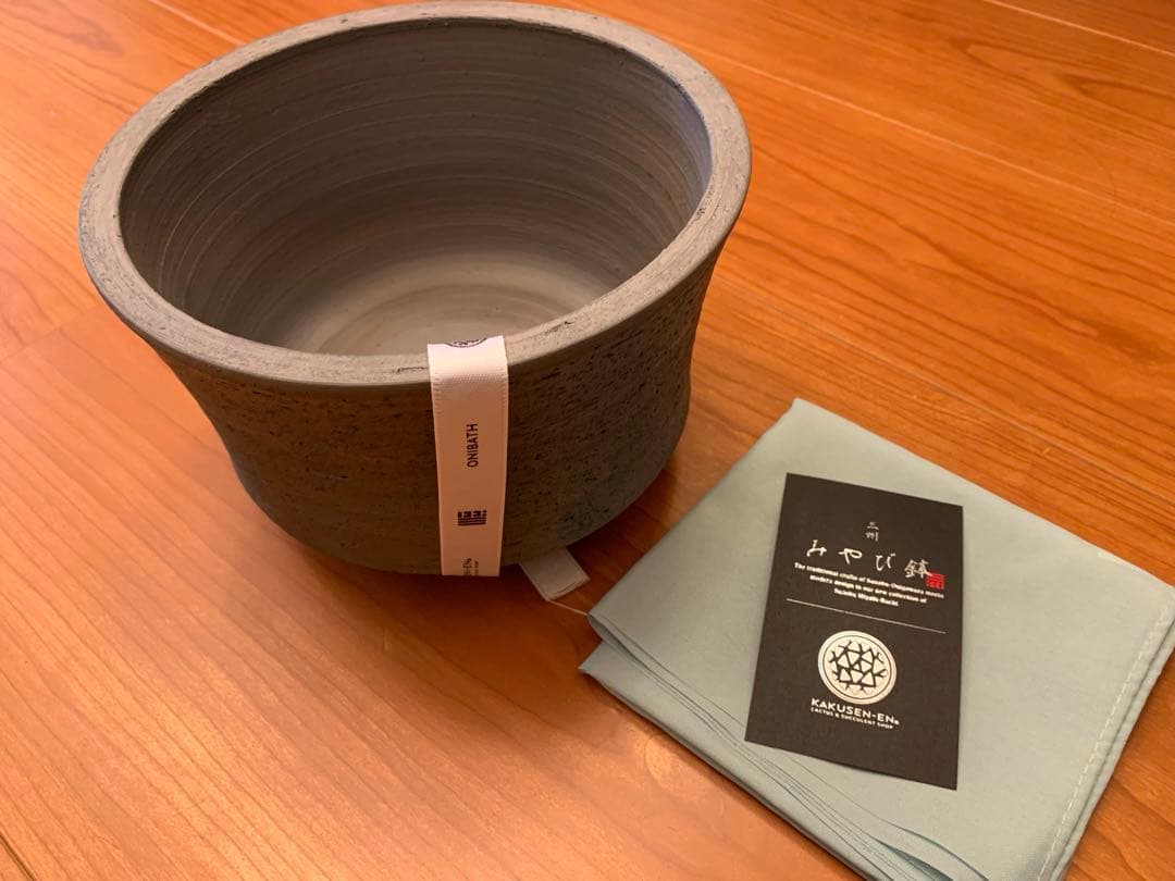 【新品】鶴仙園 オニバス 三州みやび鉢 OK-03 𝗞𝗔𝗞𝗨𝗦𝗘𝗡-𝗘𝗡 𝗖𝗼., 𝗟𝘁𝗱. | . 'みやび鉢' この度鶴仙園