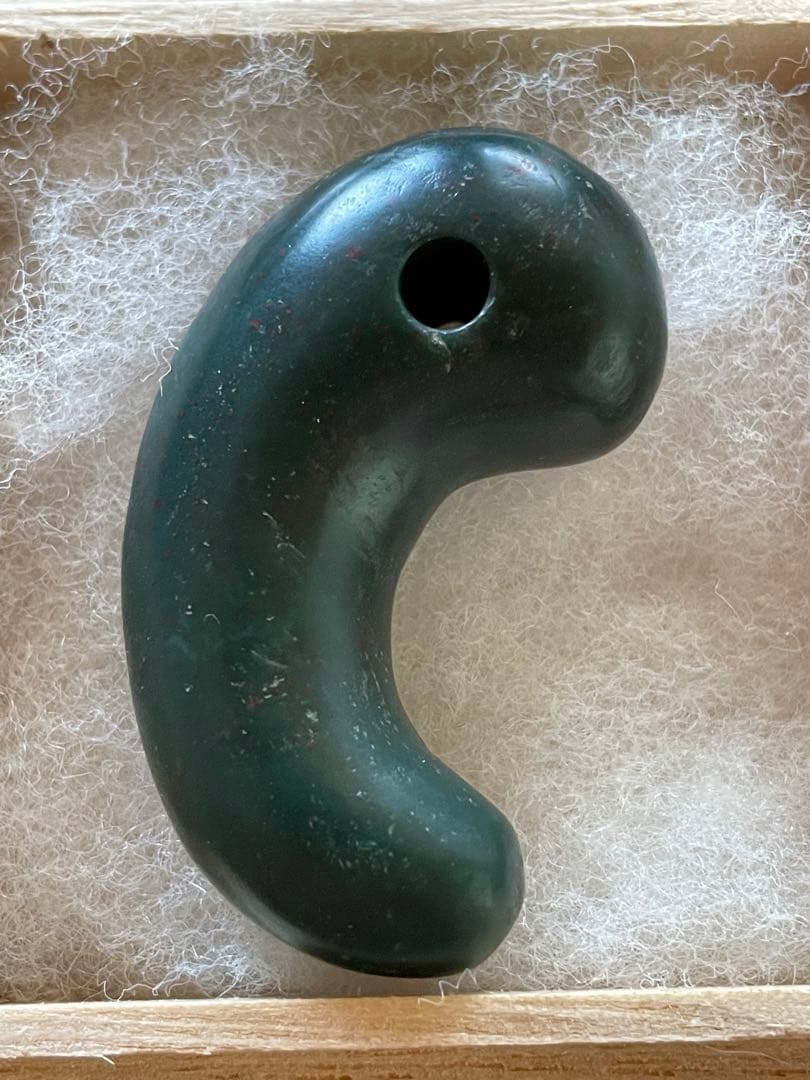 古墳期 出雲石（青瑪瑙）勾玉 大型 出土品 4.7cm - メルカリ