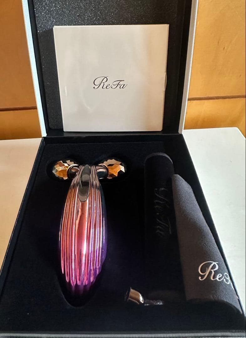 ReFa CARAT RAY 美顔ローラー　レア　パープル 超美品】ReFa（リファ）カラットレイ 美顔ローラー 限定色のピンク