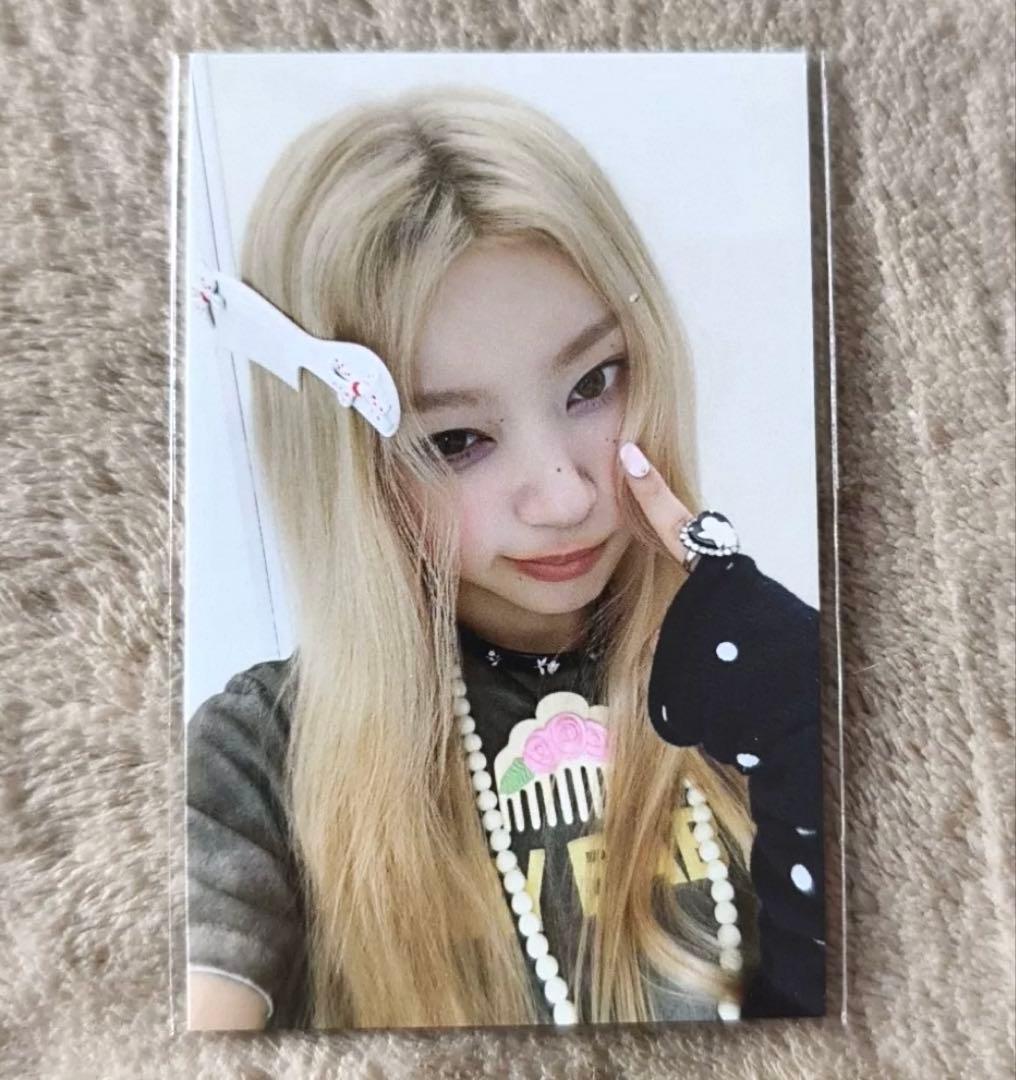 illit モカ 1st オンラインポップアップ購入限定 トレカ