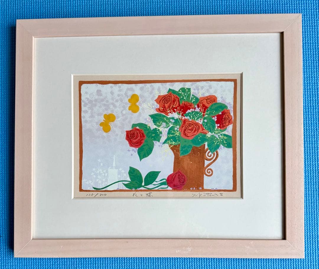 花瓶に入ったバラのコラージュ作品