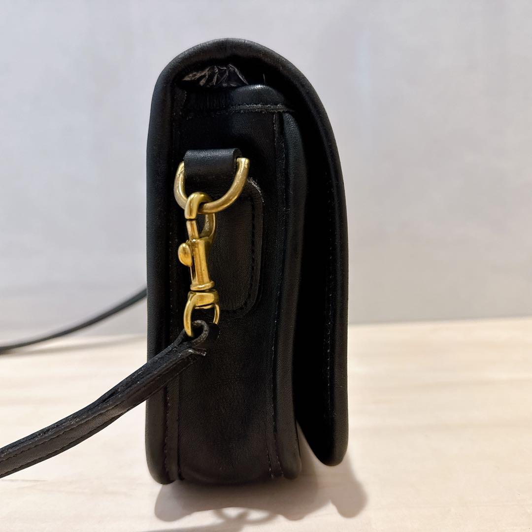 OLD COACH Shoulder Bag Turn lock leather - メルカリ