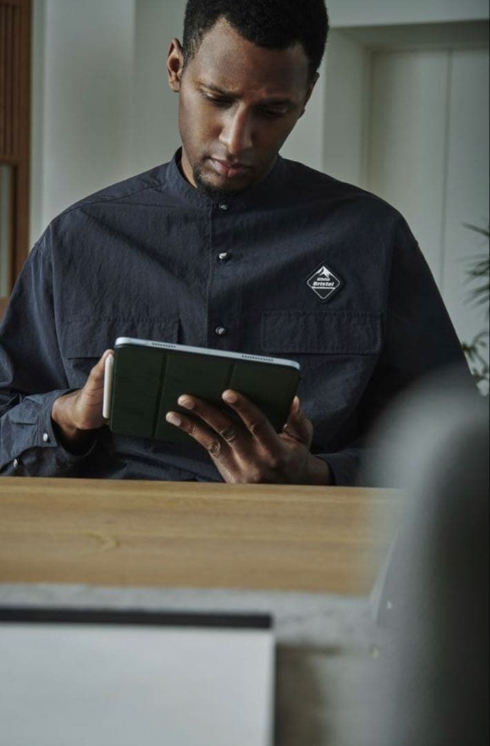 値下げ交渉OK 美品WM×F.C.R.B STAND COLLAR SHIRT NSL25562(シャツ) 60s CAMBRIC PLAIN BACK OPENING STAND COLLAR SHIRT│