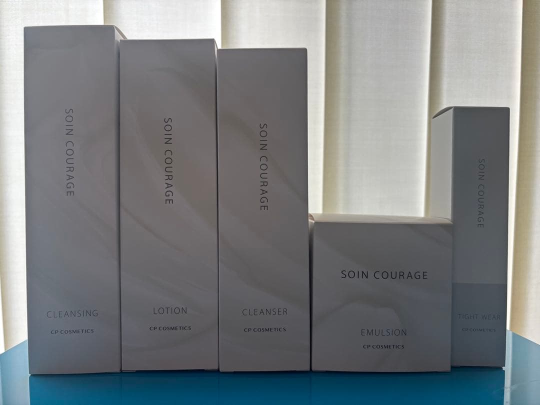 ソワンクラージュ　ホームケアセットD タイトウエア35g洗顔泡立てネット付き