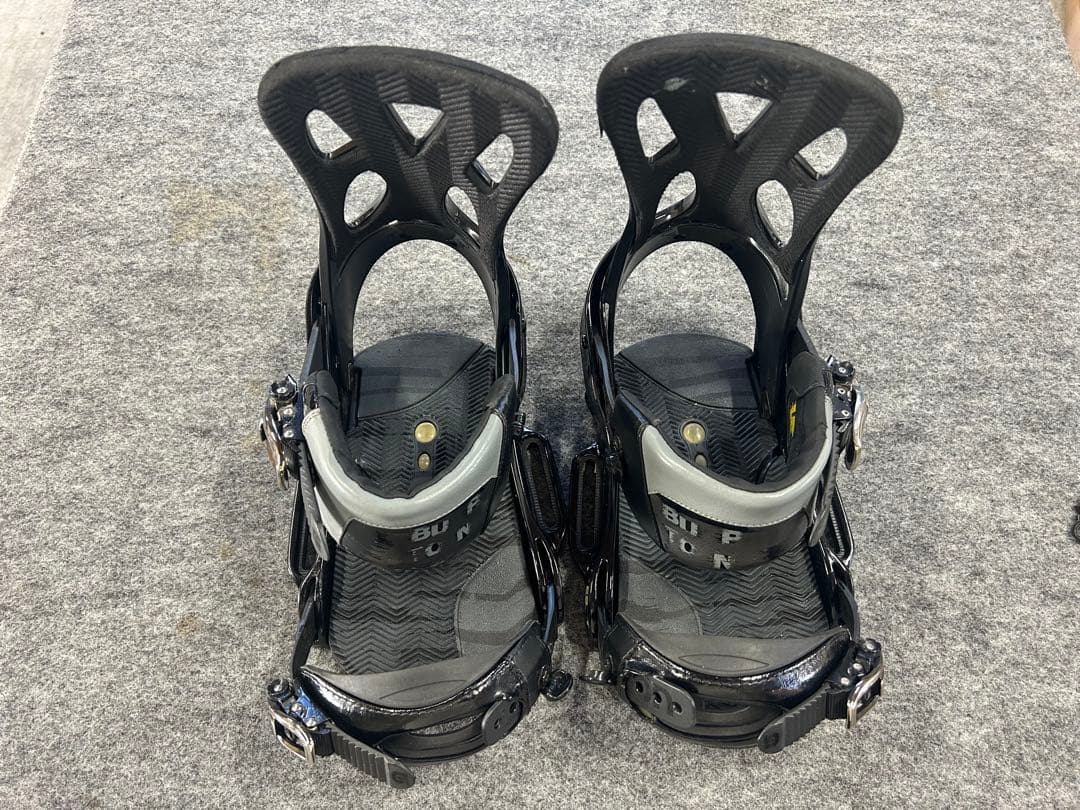 BURTON Mission EST サイズ M ビス付き