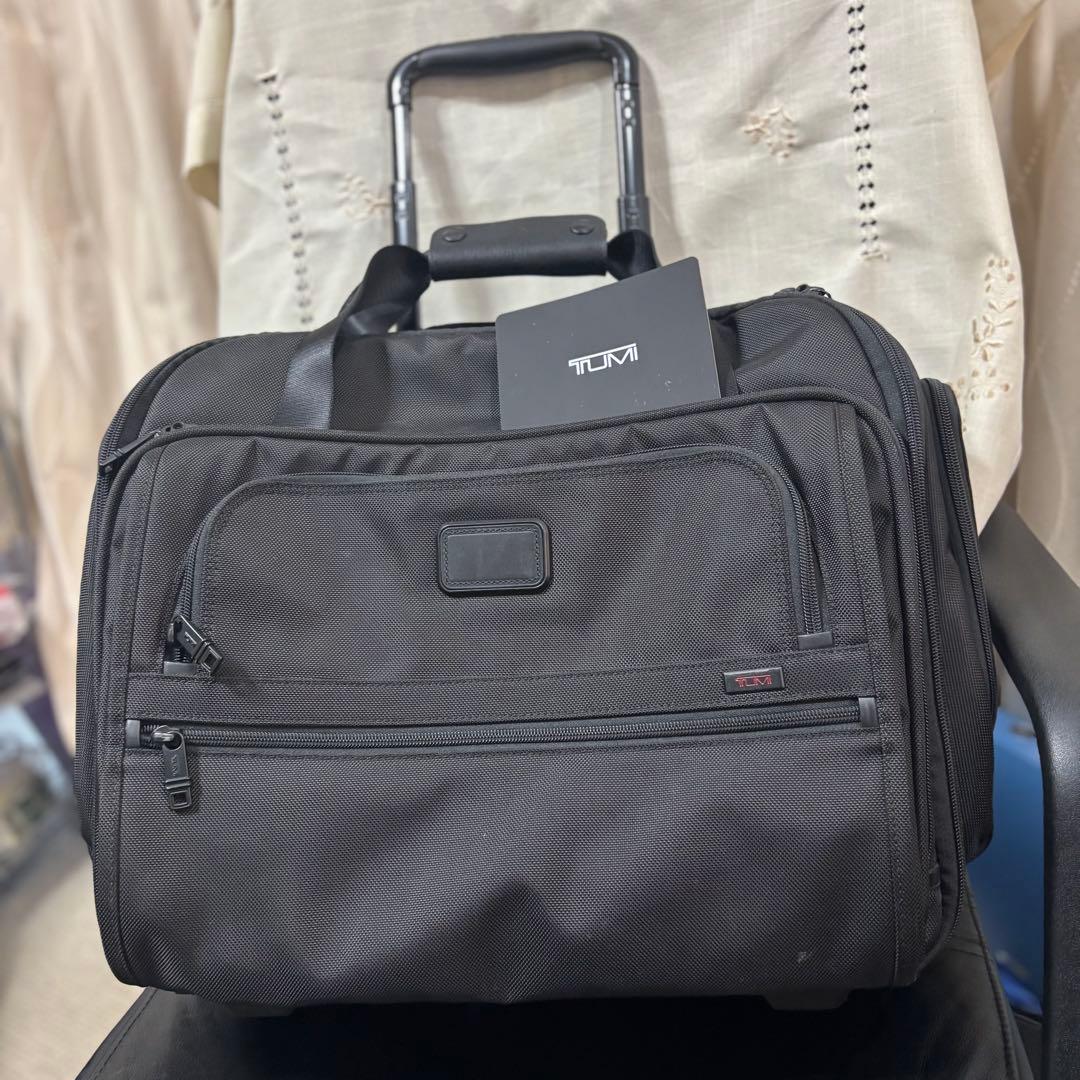 TUMI ALPHA2 22052D2 2輪キャリー黒 大容量 ビジネス 旅行
