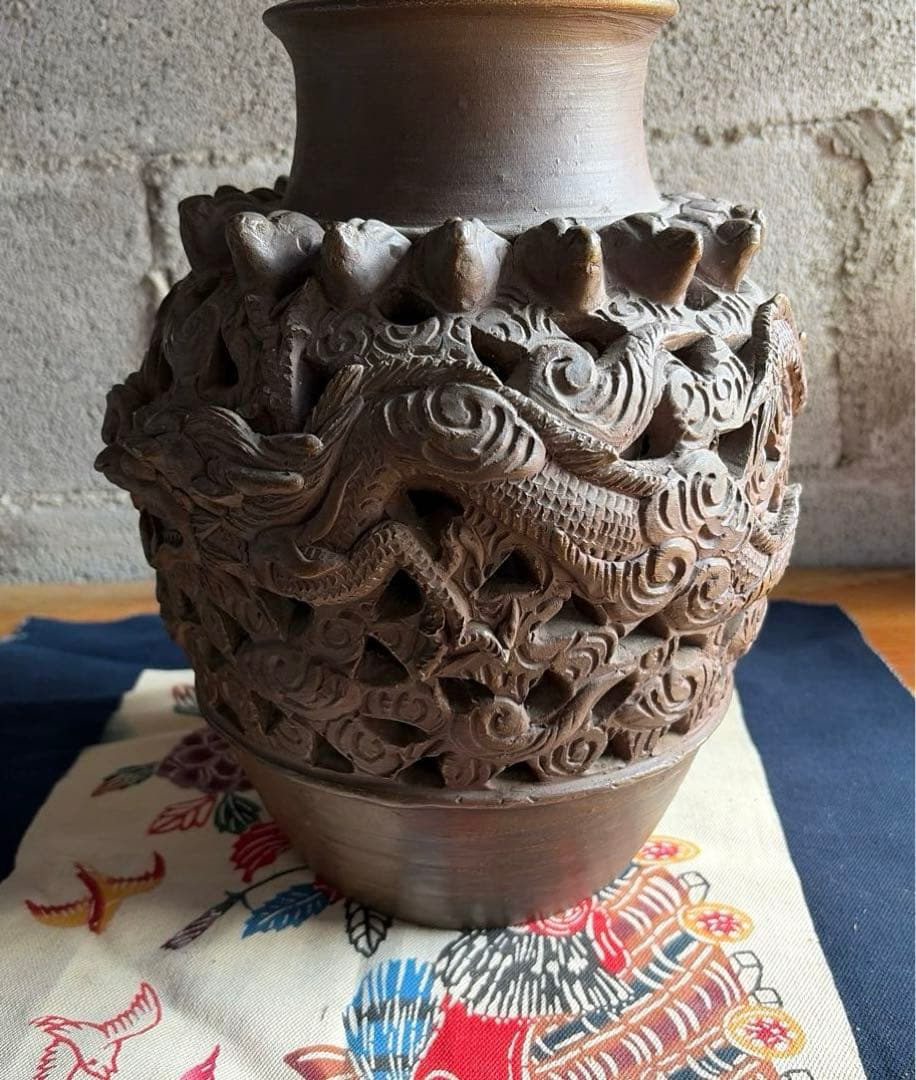 ⭕️沖縄　透かし　壺　骨董　　龍巻 ⭕️沖縄 透かし 壺 骨董 龍巻 沖縄 透かし 壺 骨董 龍巻 沖縄 透かし