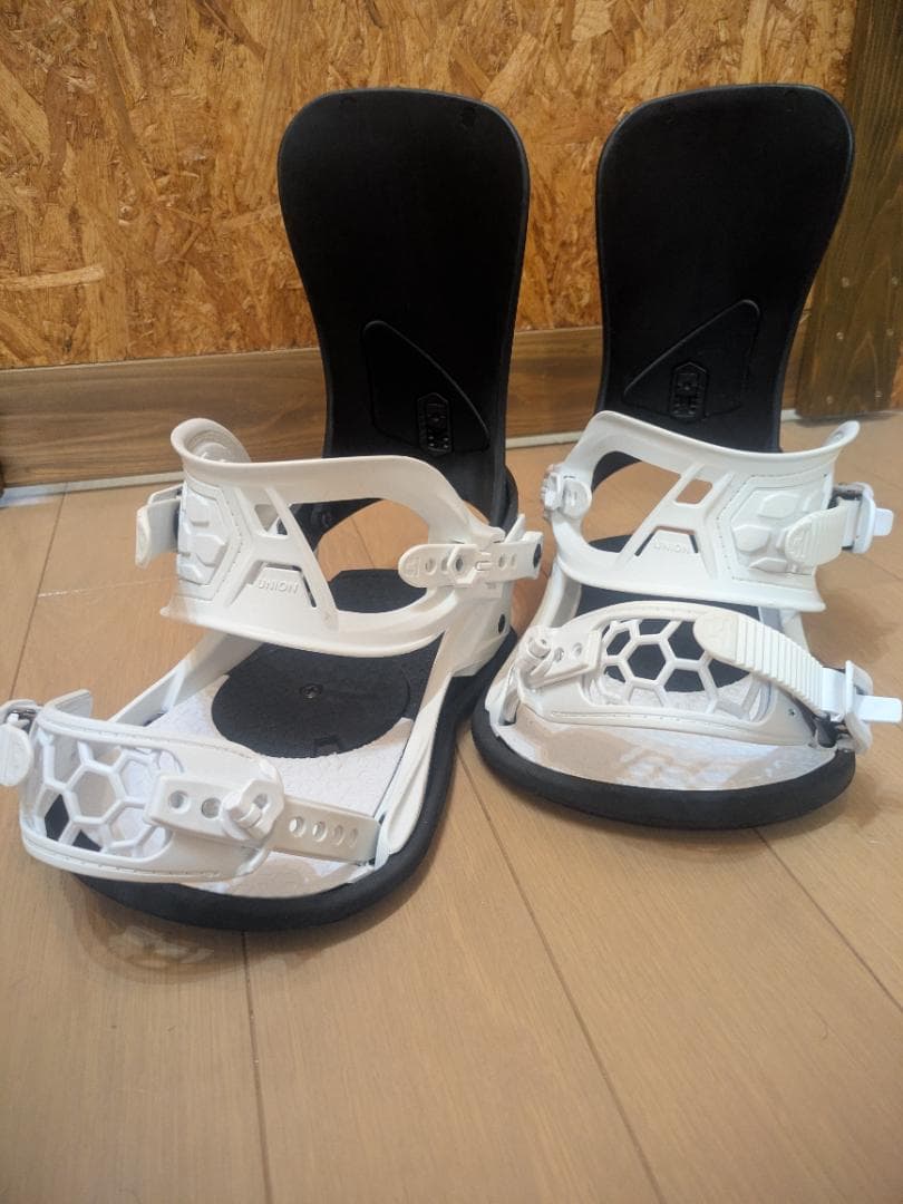 UNION STRATA Mサイズ スノーボードビンディング ホワイト