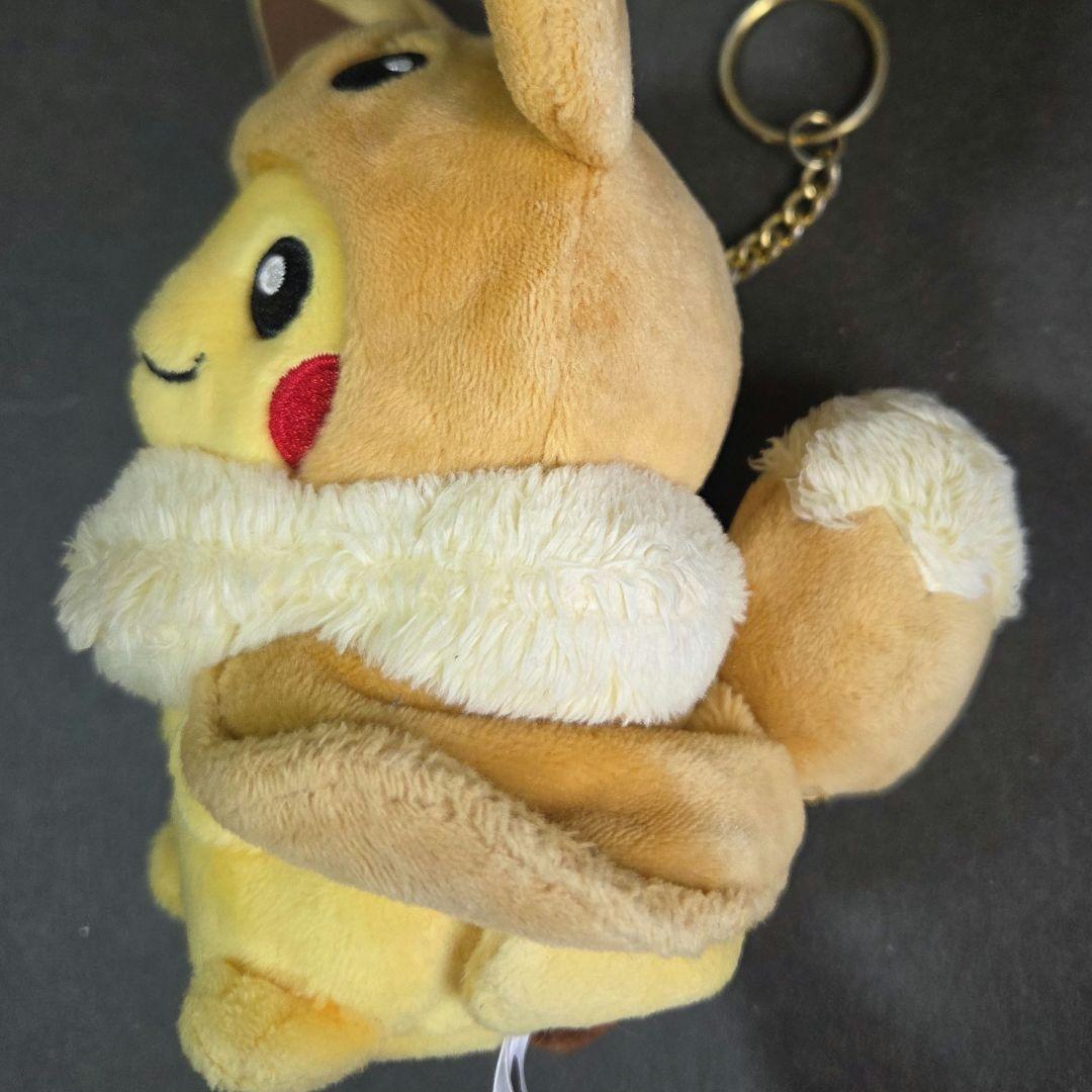 ピカチュウ イーブイ ポンチョマスコット キーホルダー - メルカリ