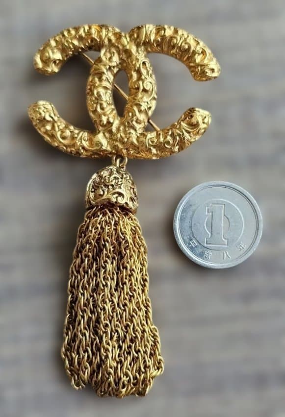 CHANEL シャネル　ブローチ　ココマーク　溶岩 中古・古着通販】CHANEL (シャネル) ココマーク溶岩ブローチ ゴールド