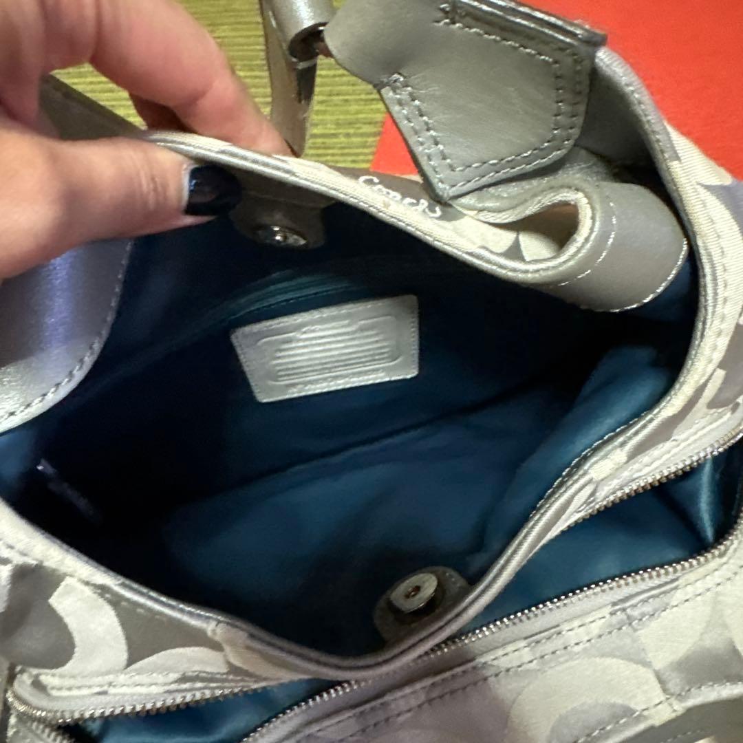 コーチ オプアートシルバー ハンドバッグ - メルカリ