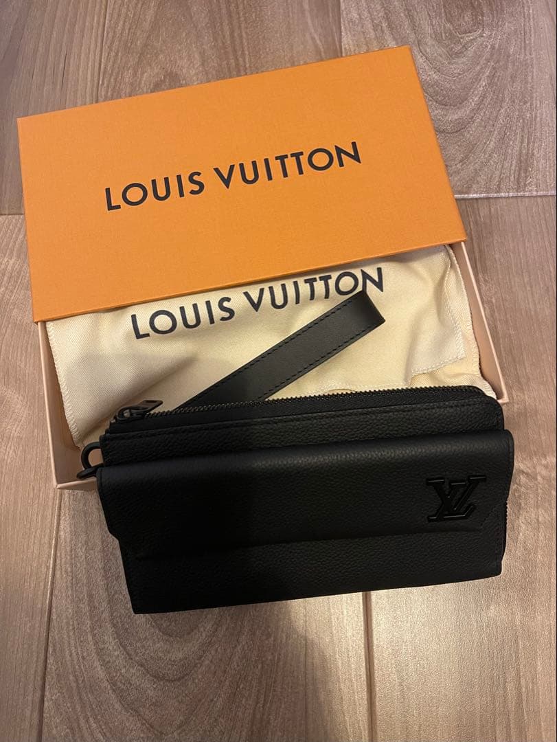 【極美品】ルイヴィトン 長財布 トリヨンアエログラム ジッピー ドラゴンヌ 黒