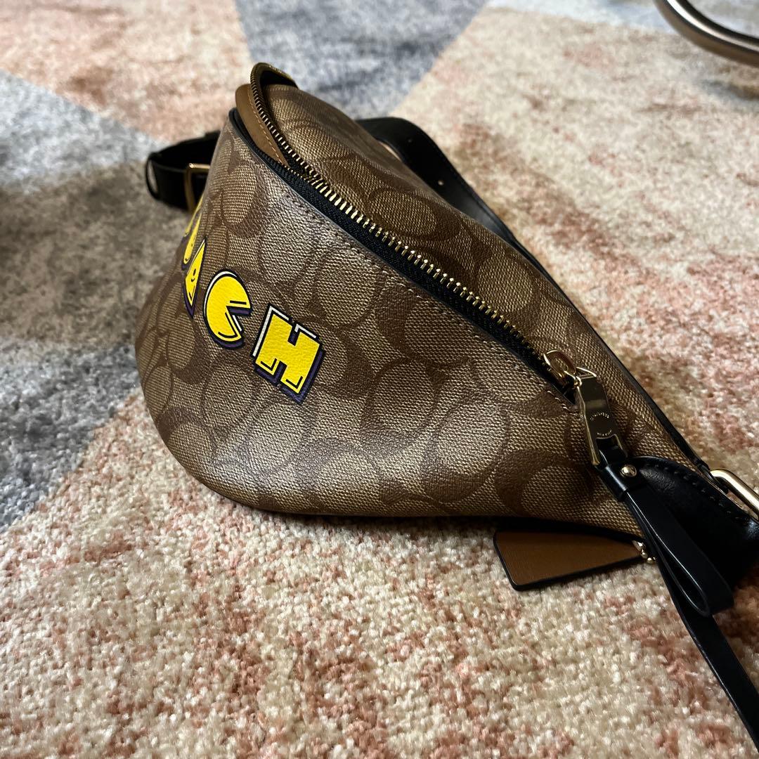 COACH パックマンコラボ　ボディバッグ・ウエストポーチ