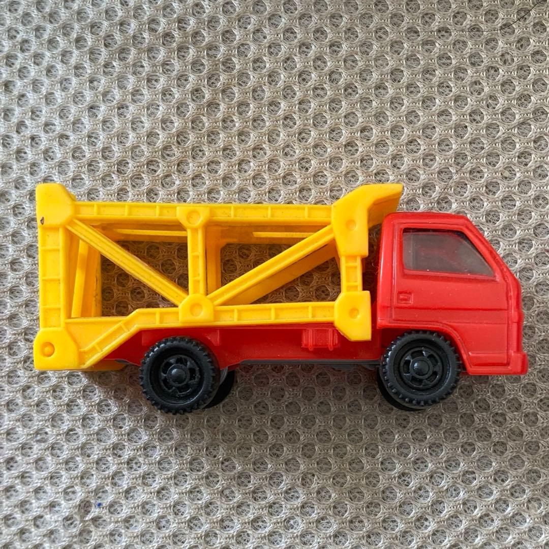 トミカ ミニカー パチモン いすゞエルフ カーキャリアカー - メルカリ