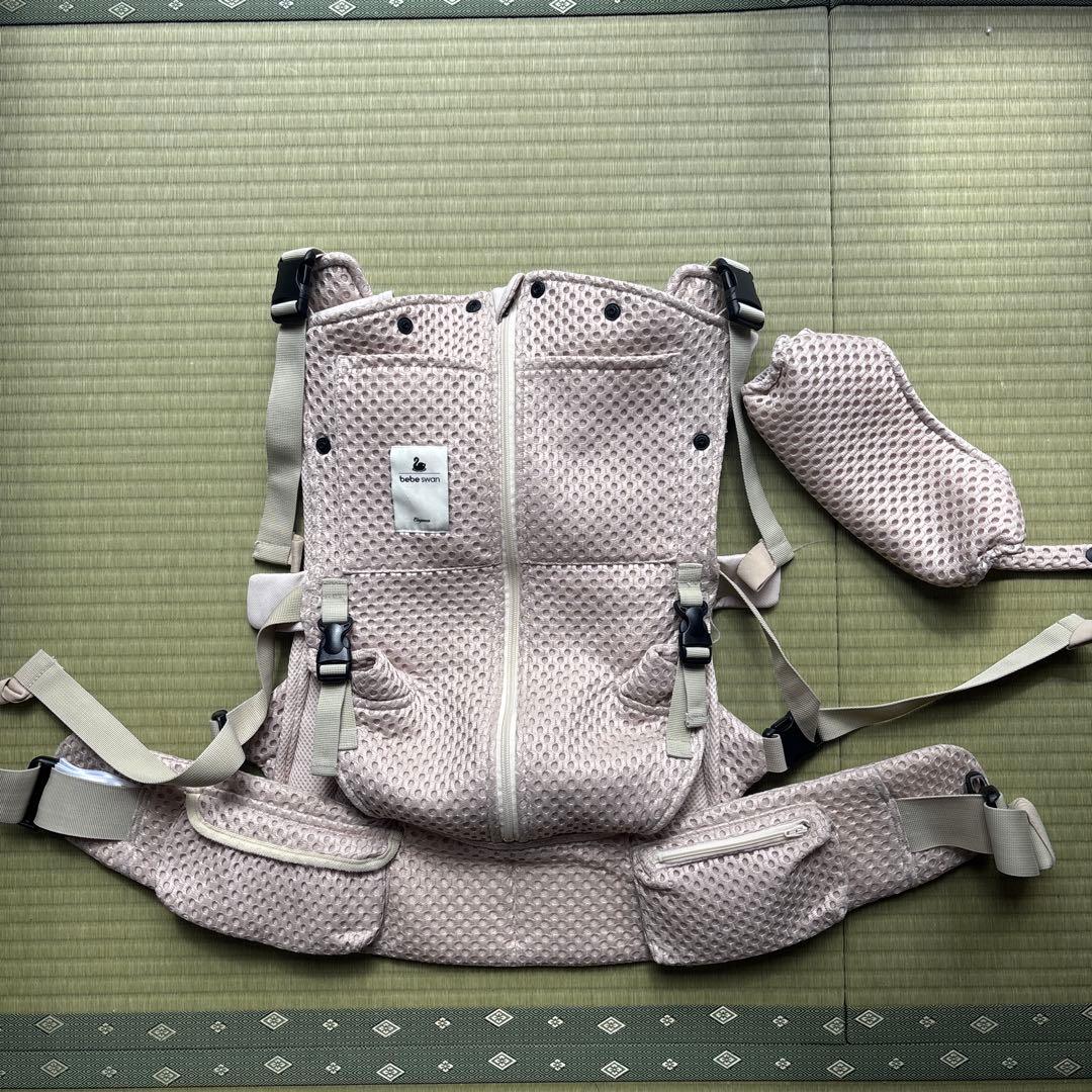 べべスワン抱っこ紐サンドベージュ - メルカリ