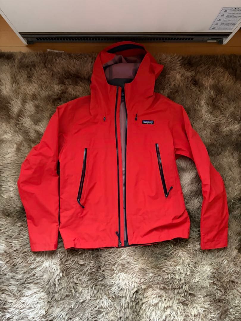 patagonia レッド マウンテンパーカー