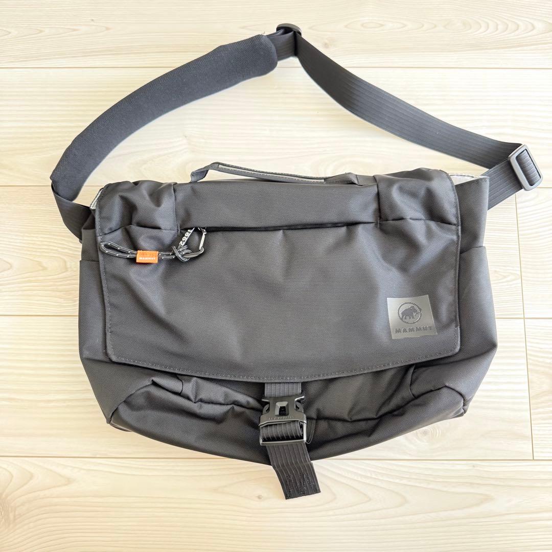MAMMUT Xeron Messenger 14ブラック ショルダーバッグ