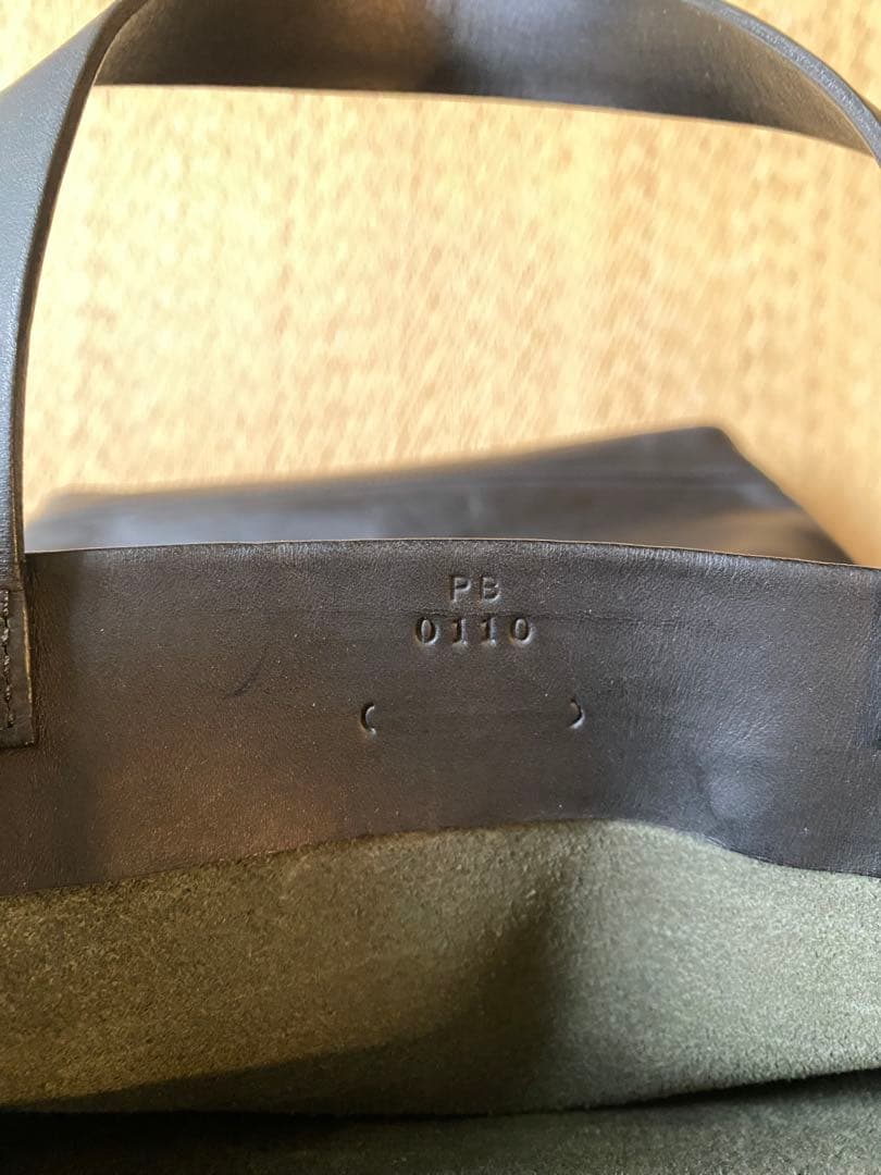 PB0110 ブラック レザー トートバッグ ピービーゼロワンワンゼロ