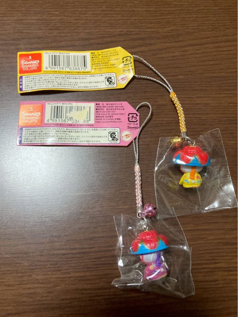 希少 激レア 新品 ご当地 ハローキティ 沖縄 国際通り 花笠 ストラップ