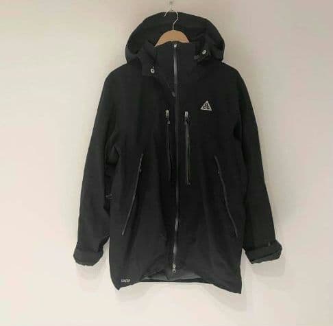 そかん様　NIKE ACG GORE-TEX SHELL JACKET Nike ACG Misery Ridge Gore-Tex Jacket Ironstone Brown Black DQ5771