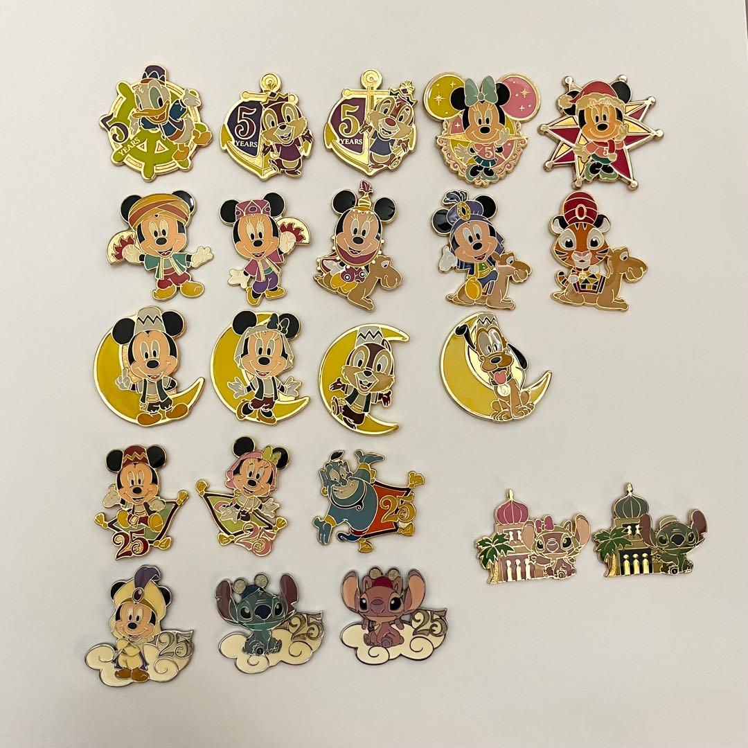 ディズニーピンバッジ　22個　＋　おまけ