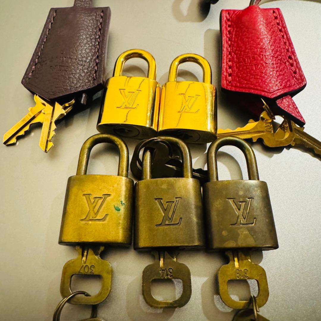 ルイヴィトン　カデナ　鍵　5点　セット クロシェット
