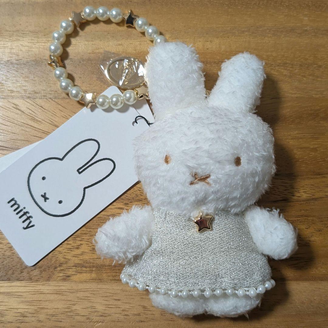 MIIA ミッフィー 原宿限定 シャイニーバッグチャーム - メルカリ