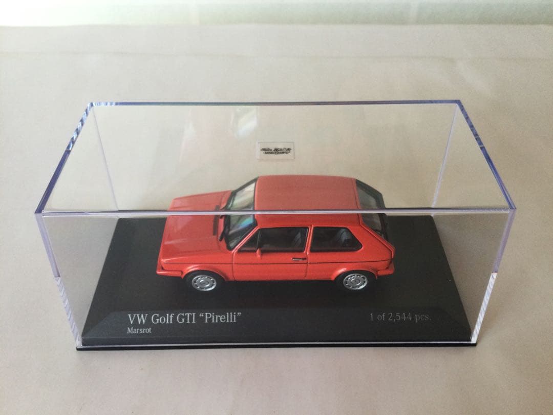 ミニチャンプス　VW Golf GTI \"Pirelli\" ミニカー 限定品