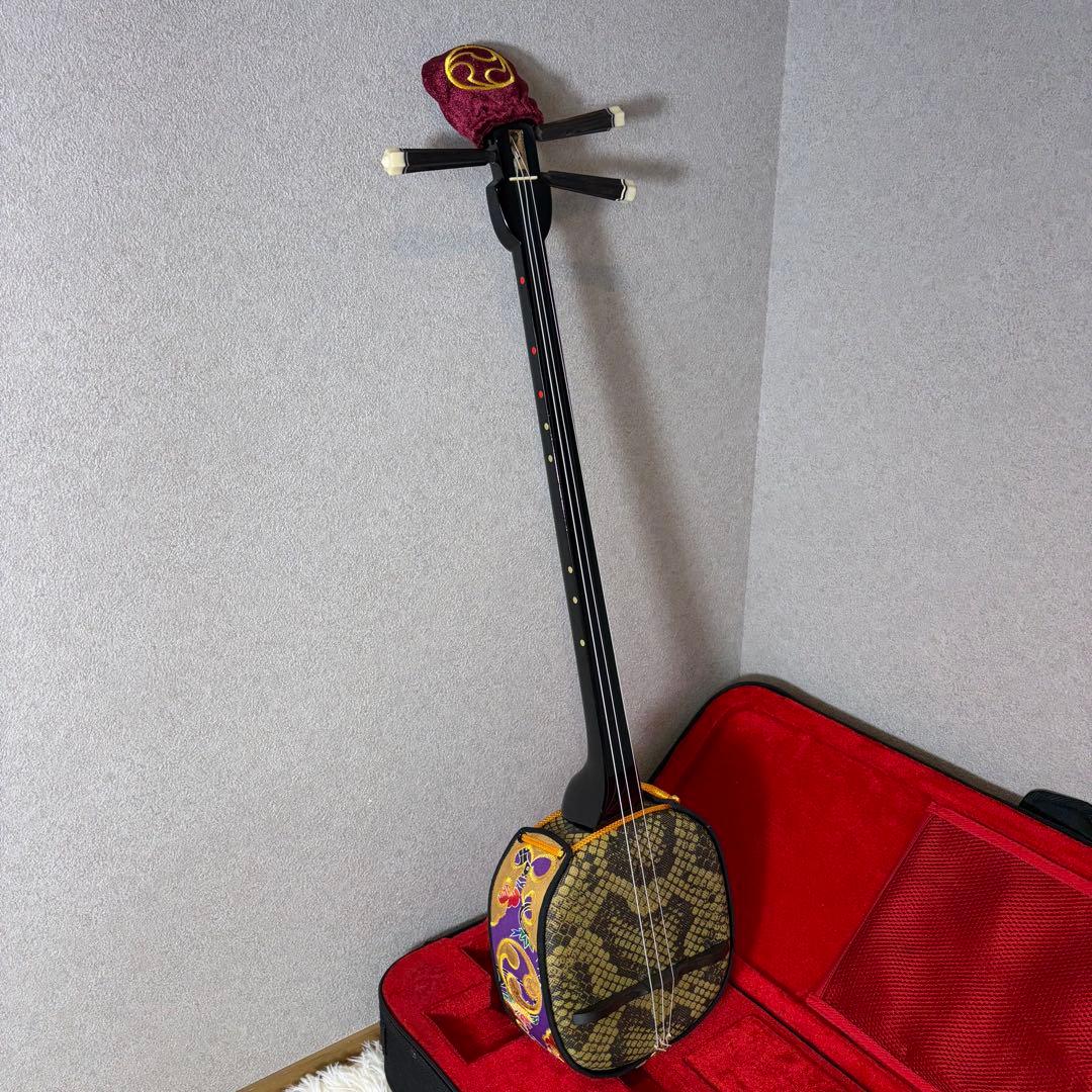 極美品】沖縄三線 真壁型 合皮 人工皮 セミハードケース付 付属品多数