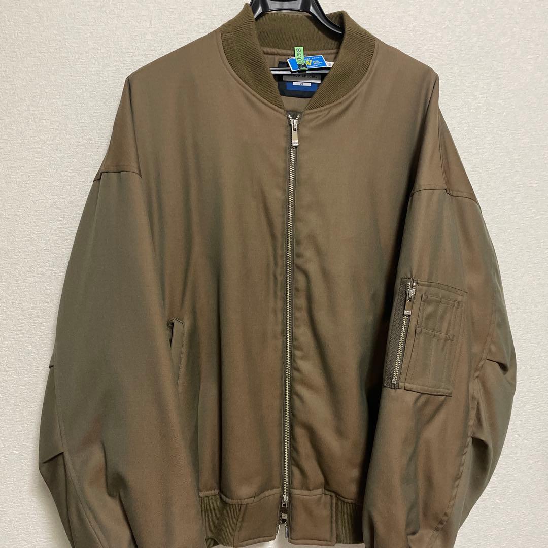 オリーブグリーン ボンバージャケット