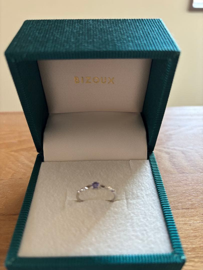 ビズー bizoux ジュリ　9号　タンザナイト　ホワイトゴールド　10金