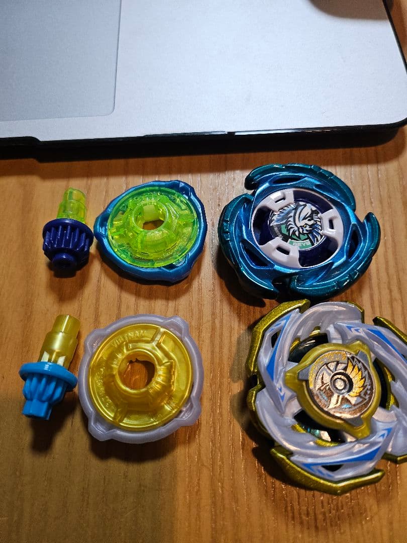 ベイブレードX ワルキューレボルト エアロペガサス ☆ワルキューレボルトvs エアロペガサス☆ベイブレードX☆ななとも