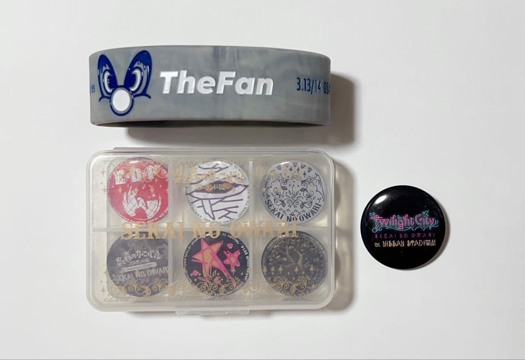 セカオワ 缶バッジセット ラバーバンド - メルカリ