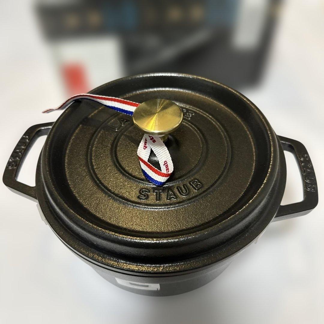 ストウブ（STAUB）20cm ブラック 新品未使用 Staub（ストウブ） ラウンドスタッカブルディッシュ 20cm ブラック