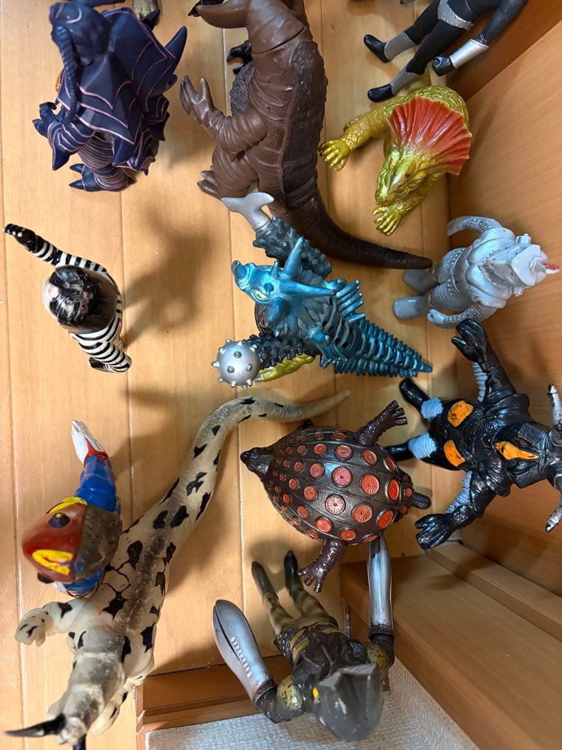 特撮 怪獣 フィギュア セット 多数 - メルカリ