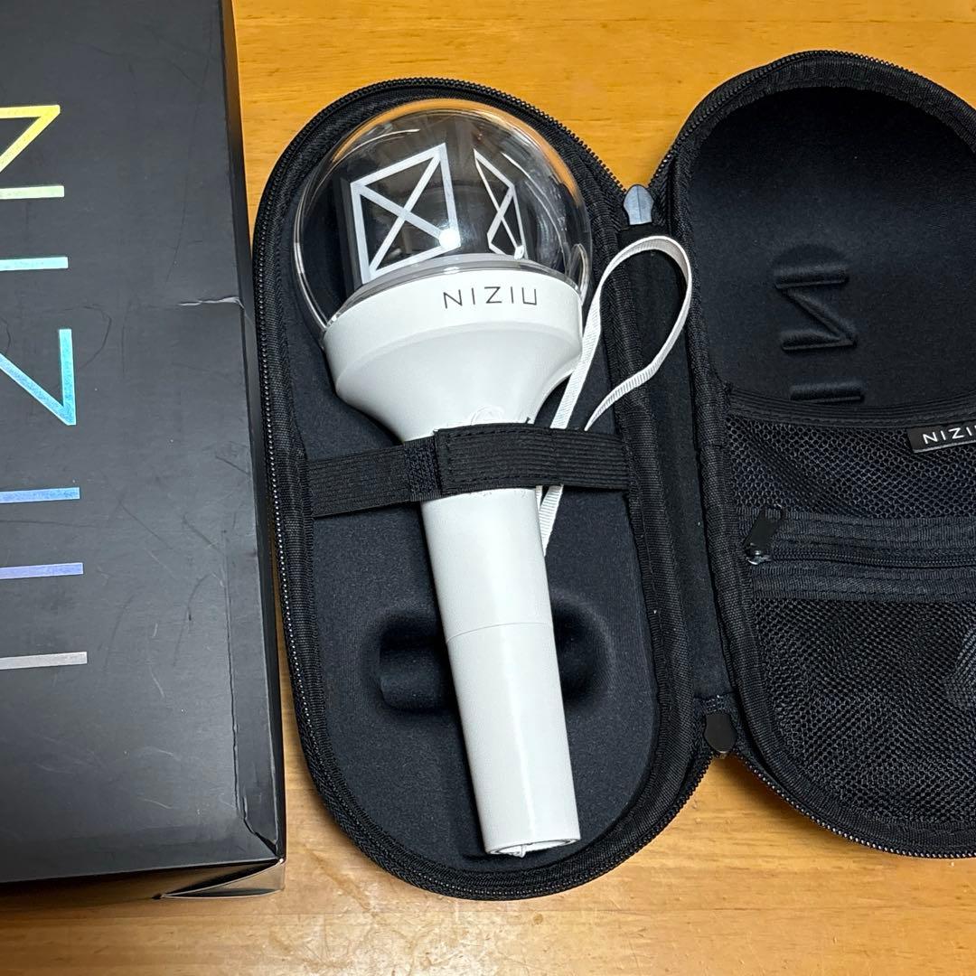 niziu ライトスティック Light stick ペンライト 公式 ケース - メルカリ