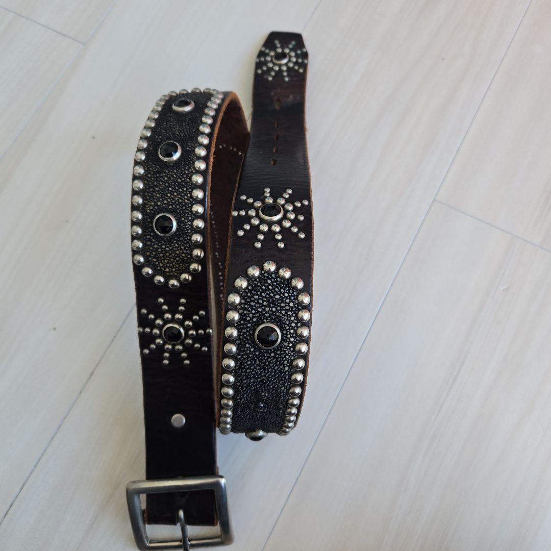 HTCスタッズ付きダークブラウンレザーベルト