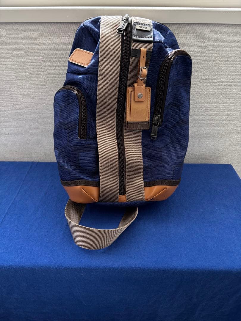 TUMI ボディバッグ ネイビー ブルー