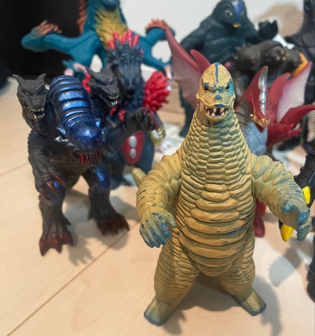 ウルトラマン 旧ウルトラ怪獣まとめ売り - メルカリ