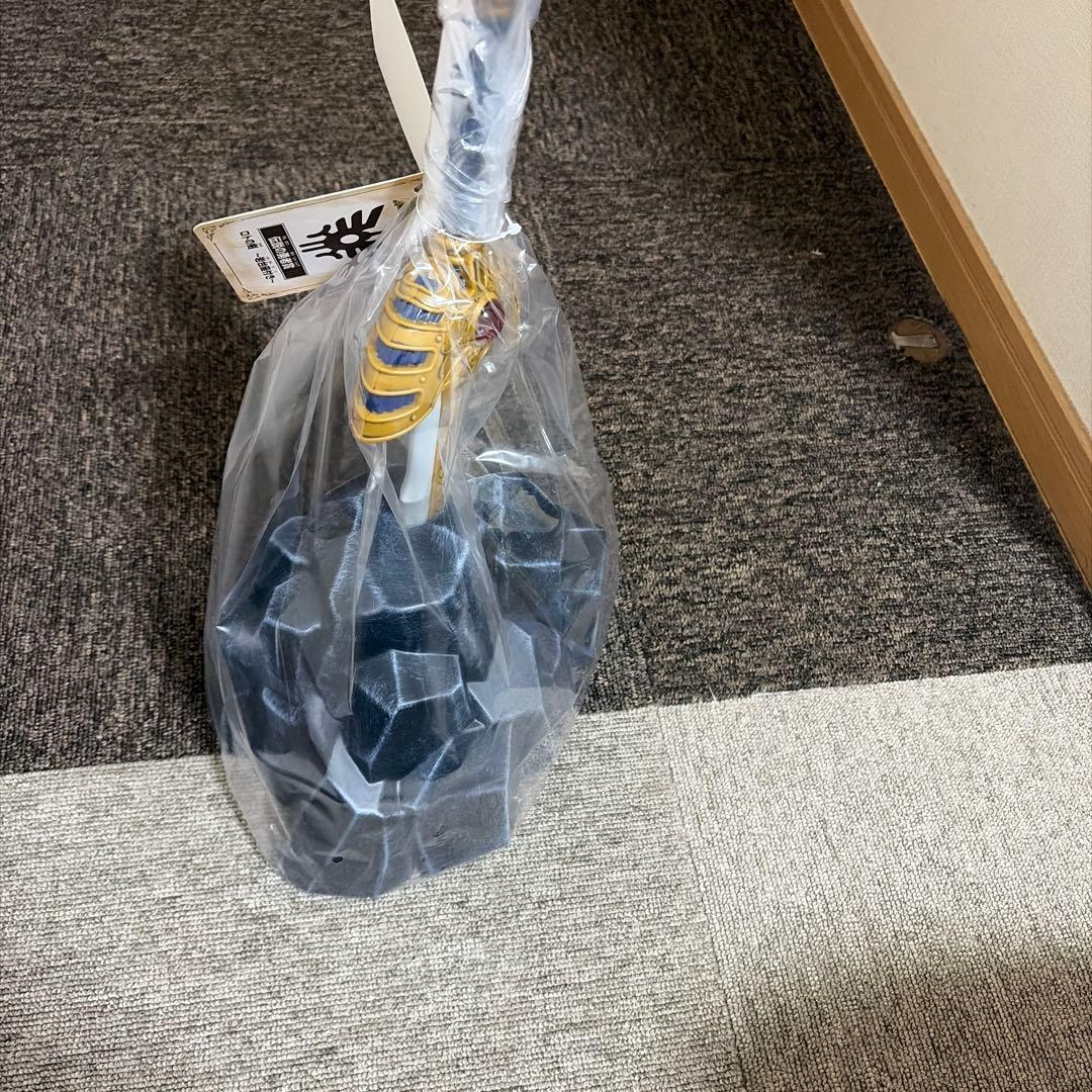 伝説の勇者賞 ロトの剣〜岩台座付き〜ドラゴンクエスト ふくびき所