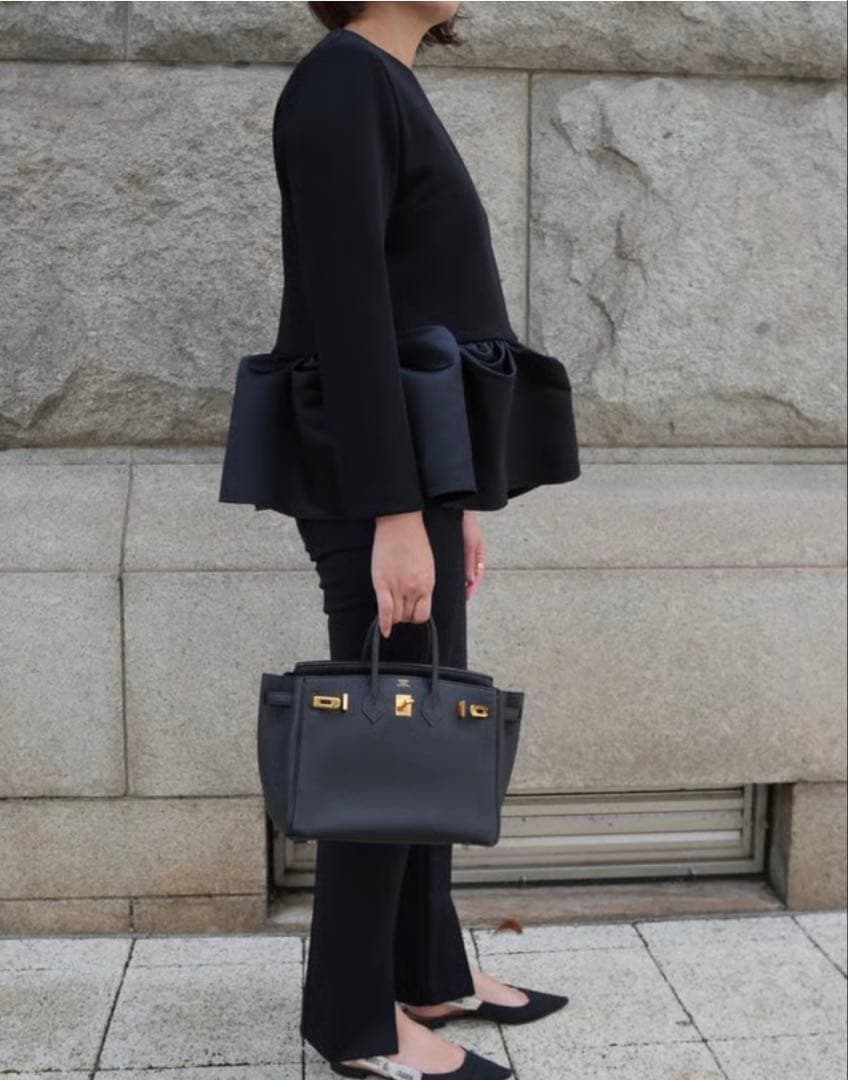 取引中】Heve リップルペプラム ブラウス - メルカリ